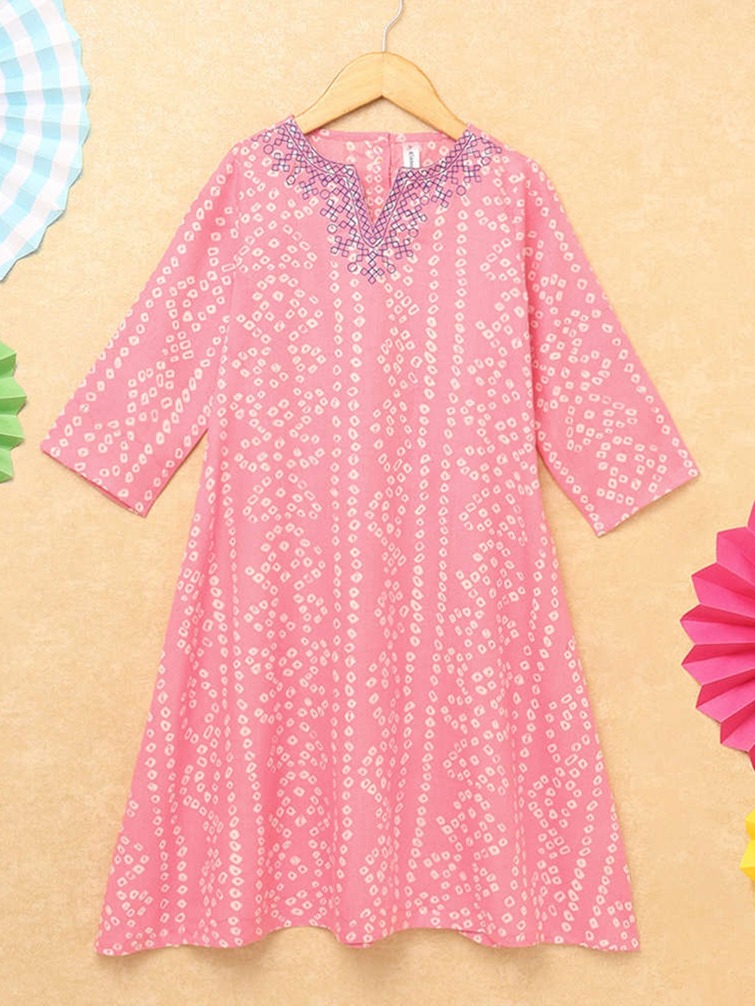 

KiddoPanti Girls Bandhani Printed Thread Work Kurta, Pink