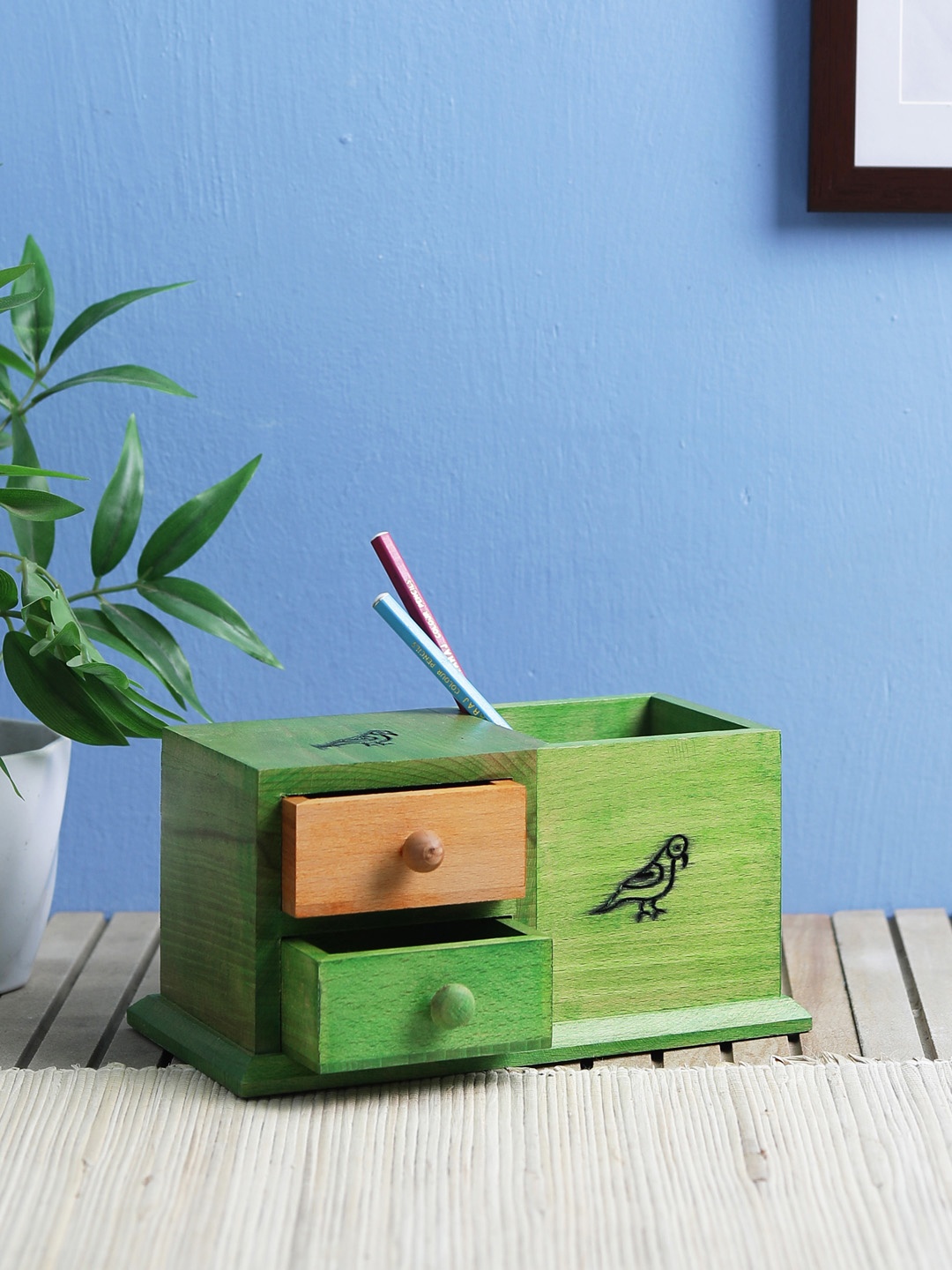 

VarEesha Green Desk Organiser