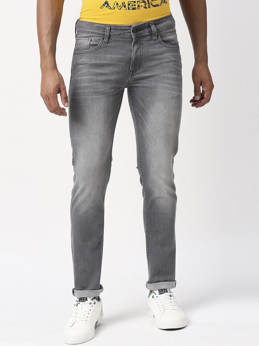 

Pepe Jeans Men Solid Cotton Tapered Fit Heavy Fade Jeans, Grey