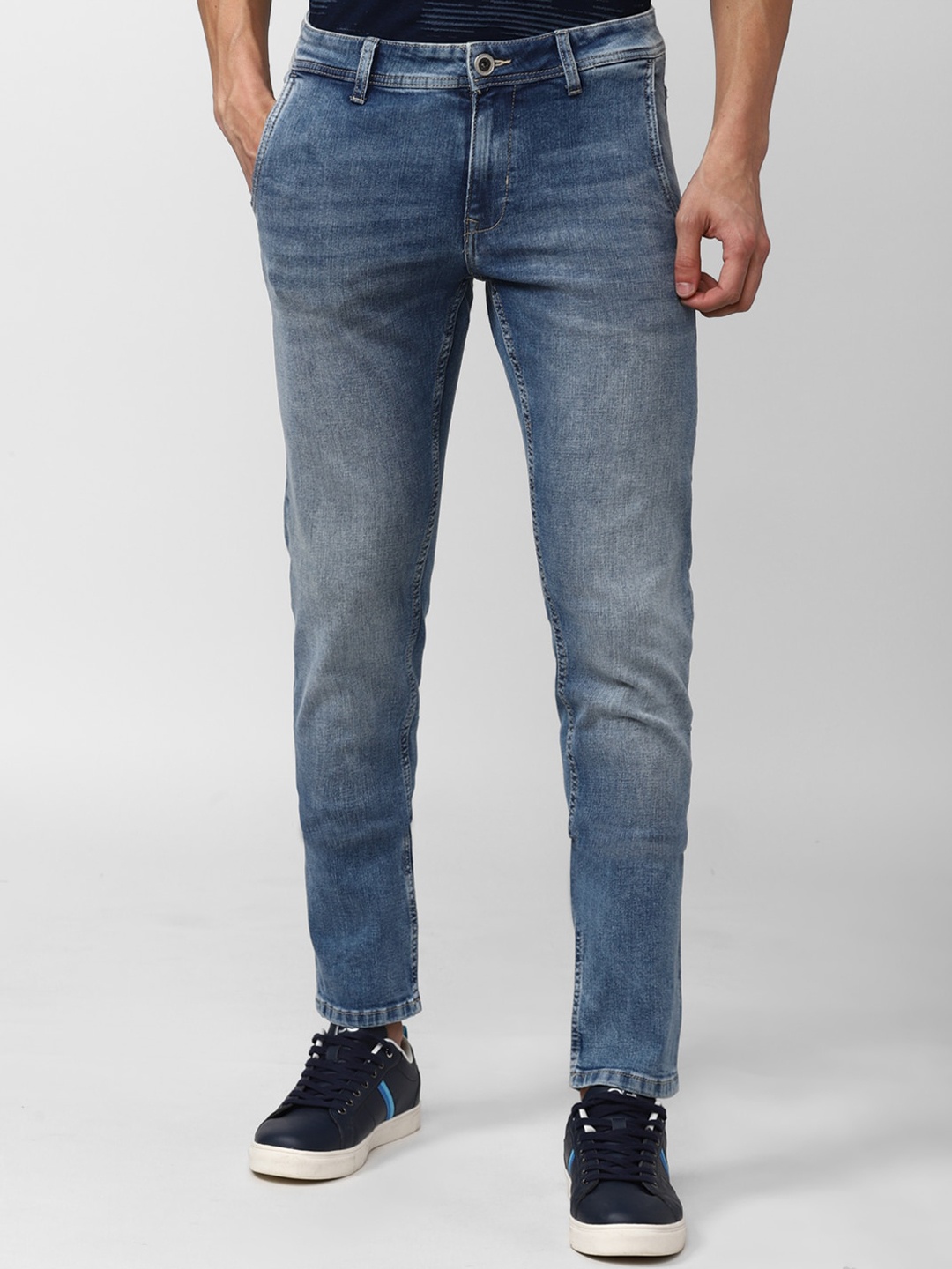 

Peter England Casuals Men Heavy Fade Stretchable Jeans, Blue