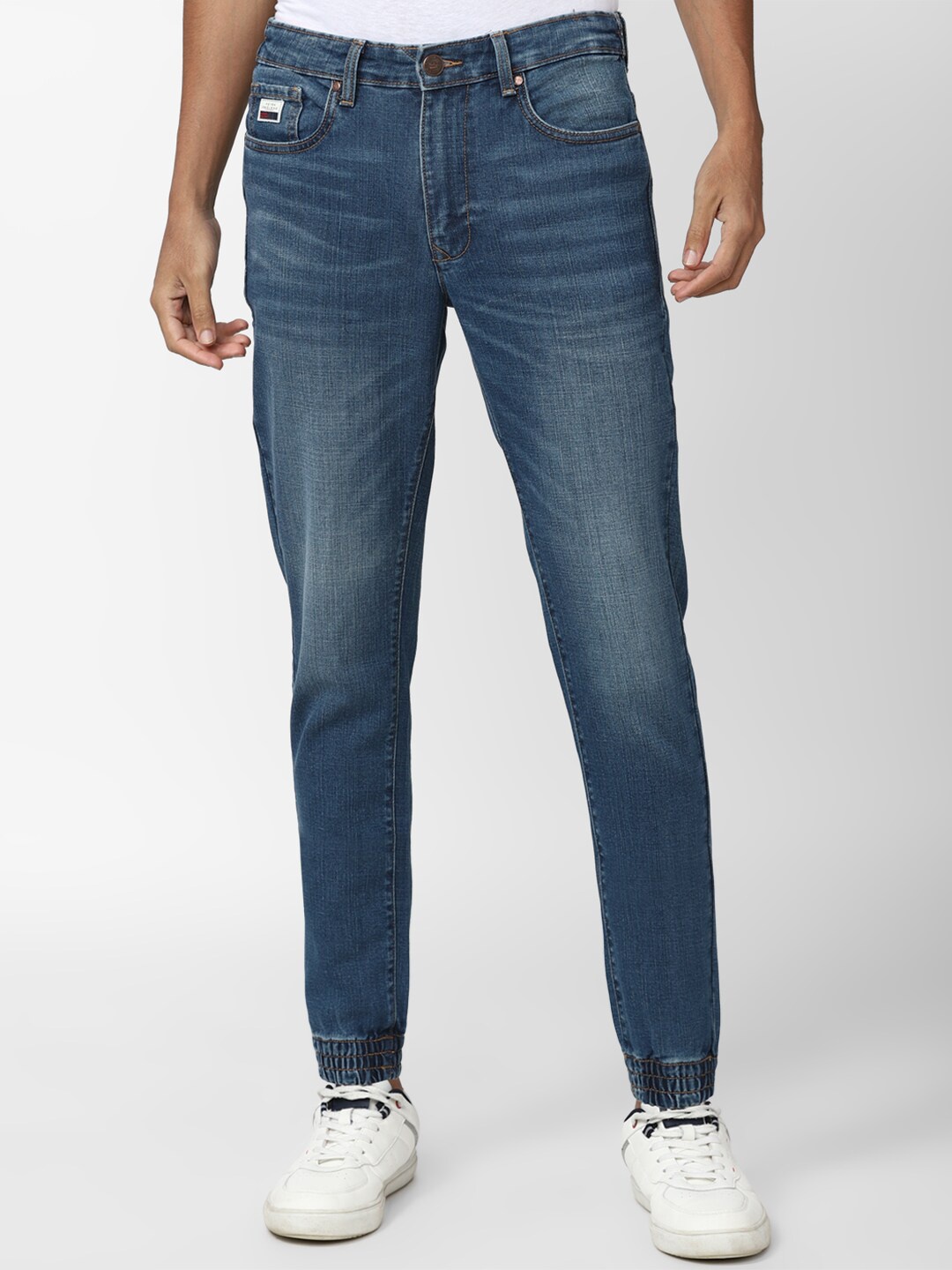 

Peter England Casuals Men Light Fade Regular Jeans, Blue