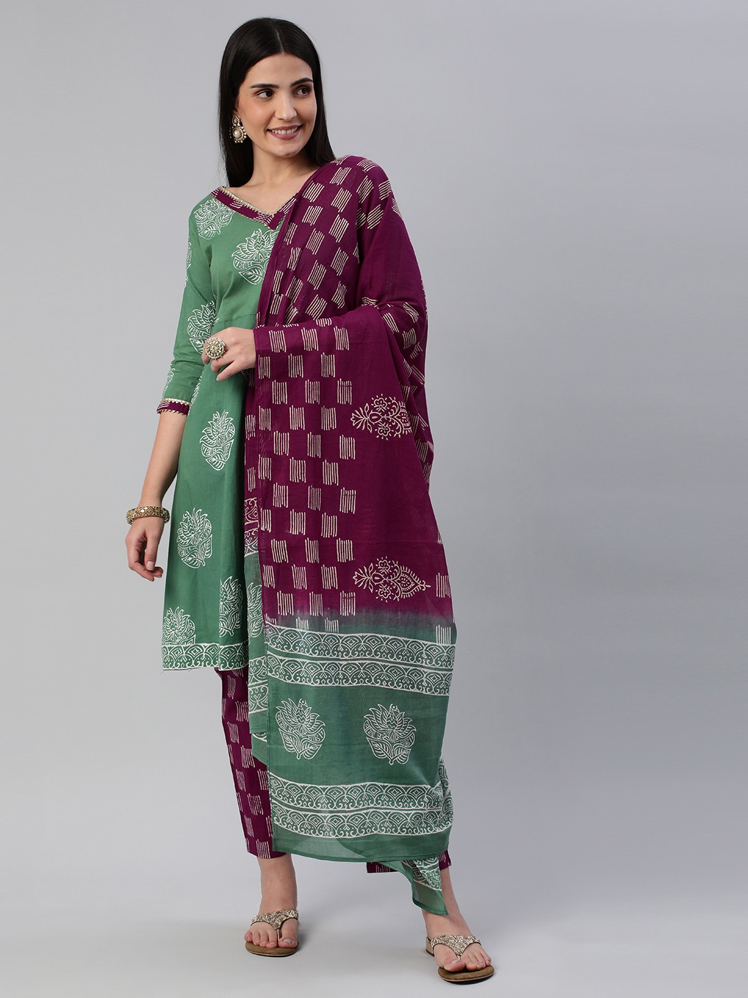 

flaher Women Printed Gotta Patti Pure Cotton Kurta With Trousers & With Dupatta, Green