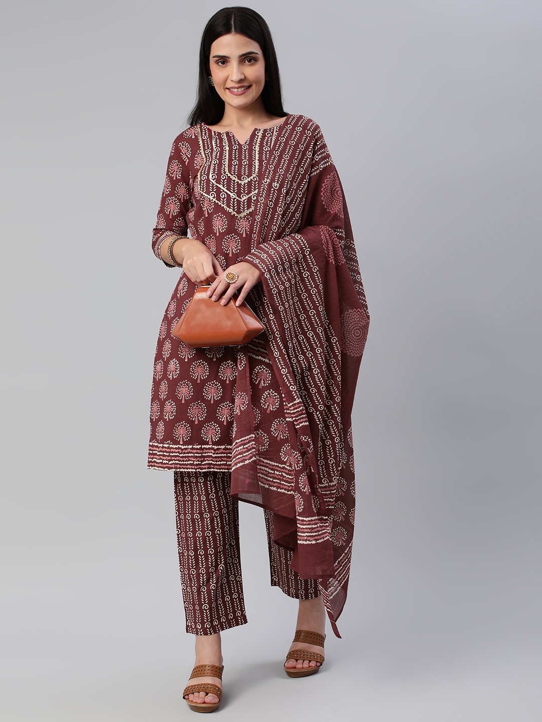 

flaher Women Printed Gotta Patti Pure Cotton Kurta With Trousers & With Dupatta, Maroon