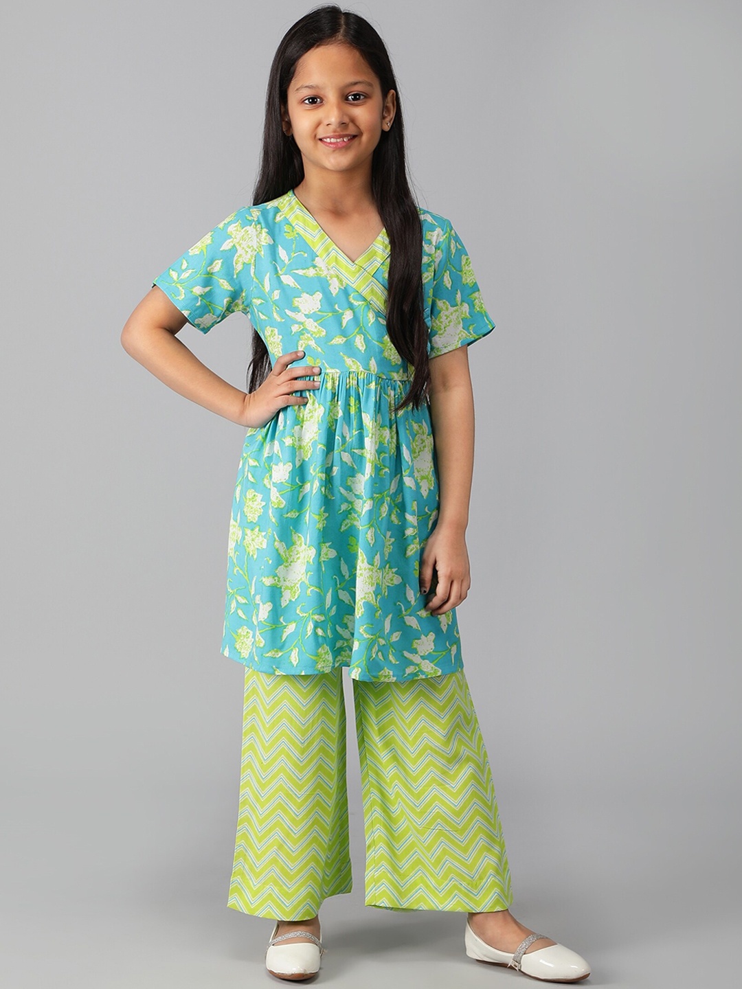 

misbis Floral Printed Angrakha Kurta with Palazzos, Green