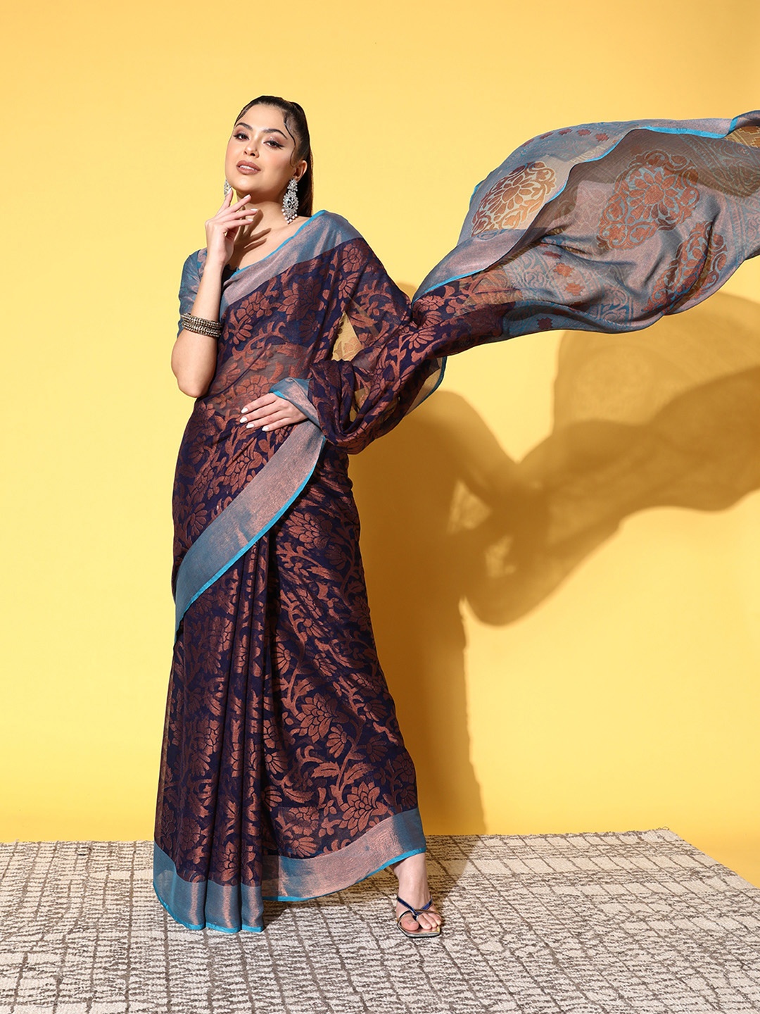 

Mitera Purple & Bronze-Toned Floral Zari Brasso Block Print Saree