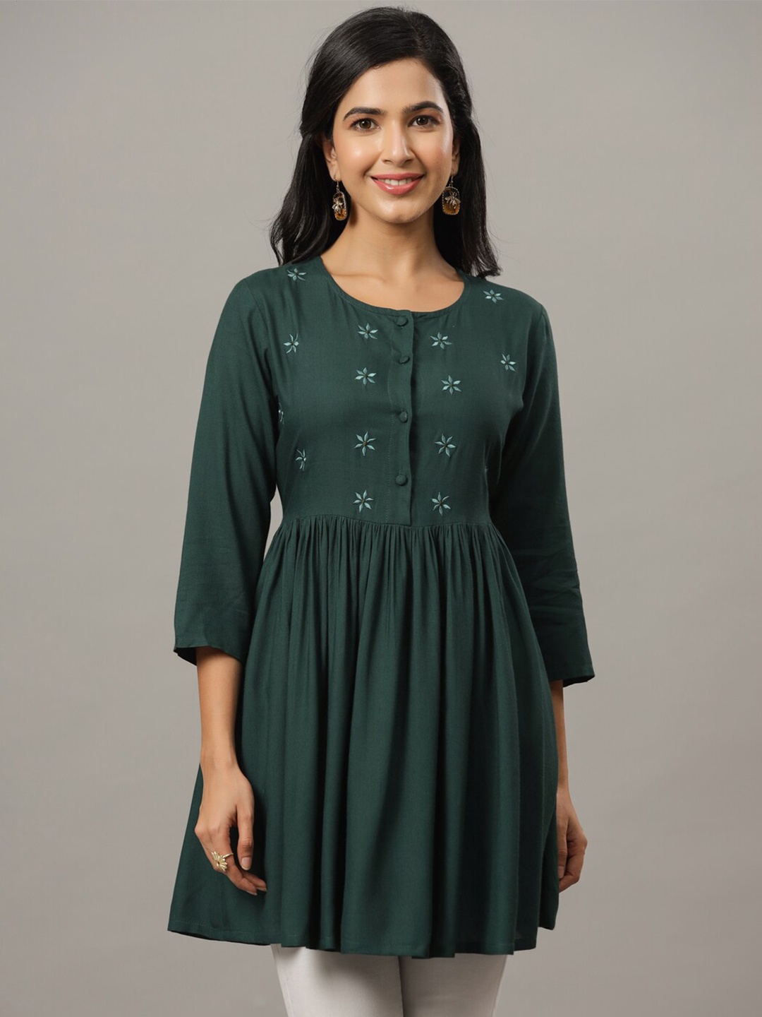 

Indian Virasat Floral Embroidered Tunic, Green