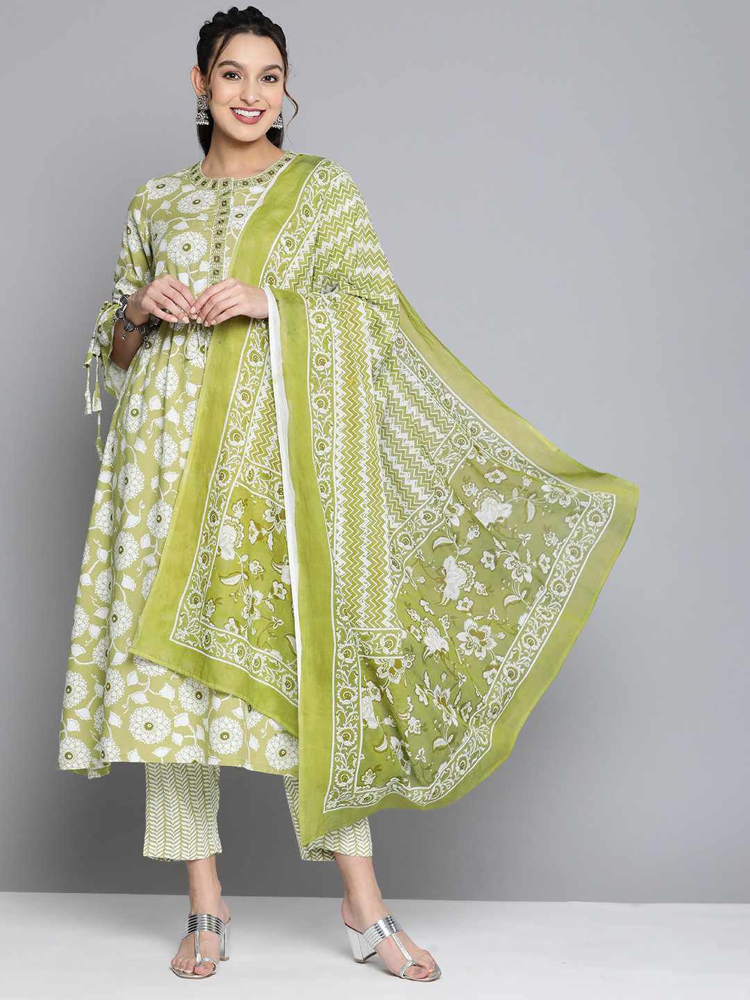 

HERE&NOW Women Olive Green Floral Printed Kurta with Palazzos & With Dupatta