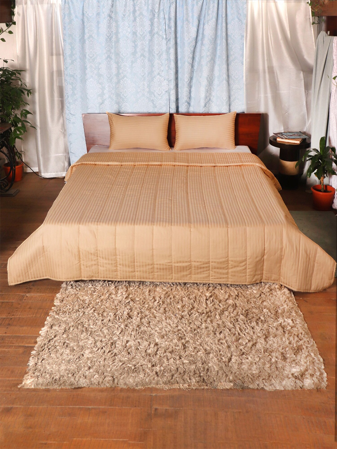 

ZEBA Striped Mild Winter 300 GSM Double Bed Quilt With Pillow Covers, Gold