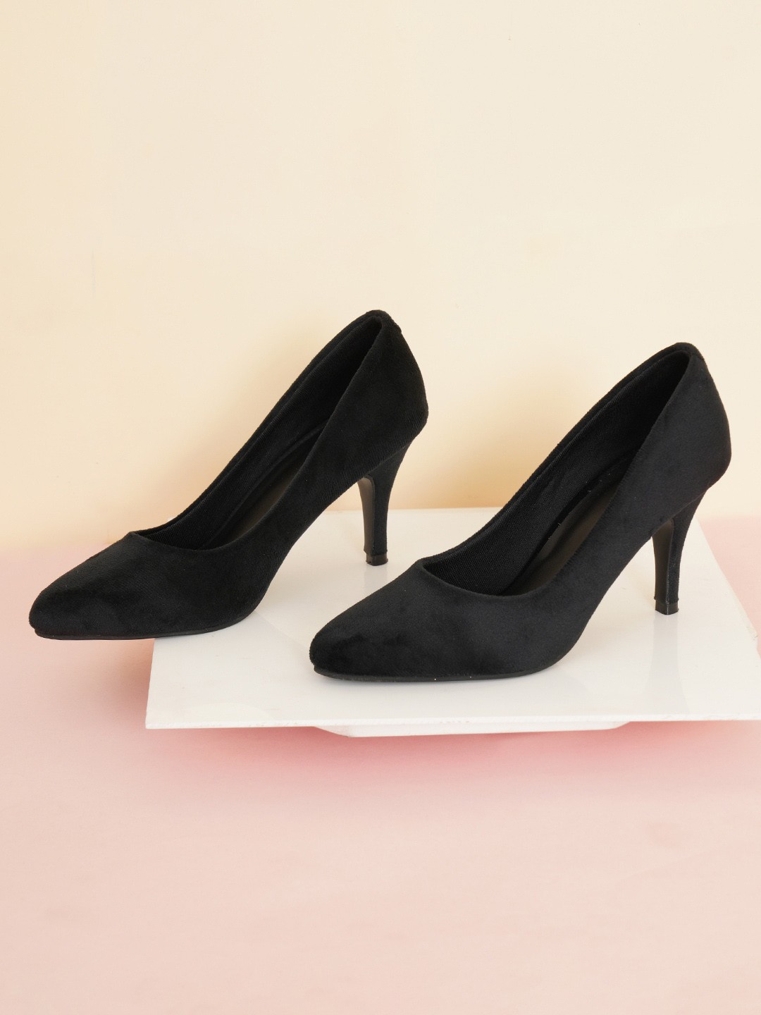 

HEELSNFEELS Suede Party Pumps, Black
