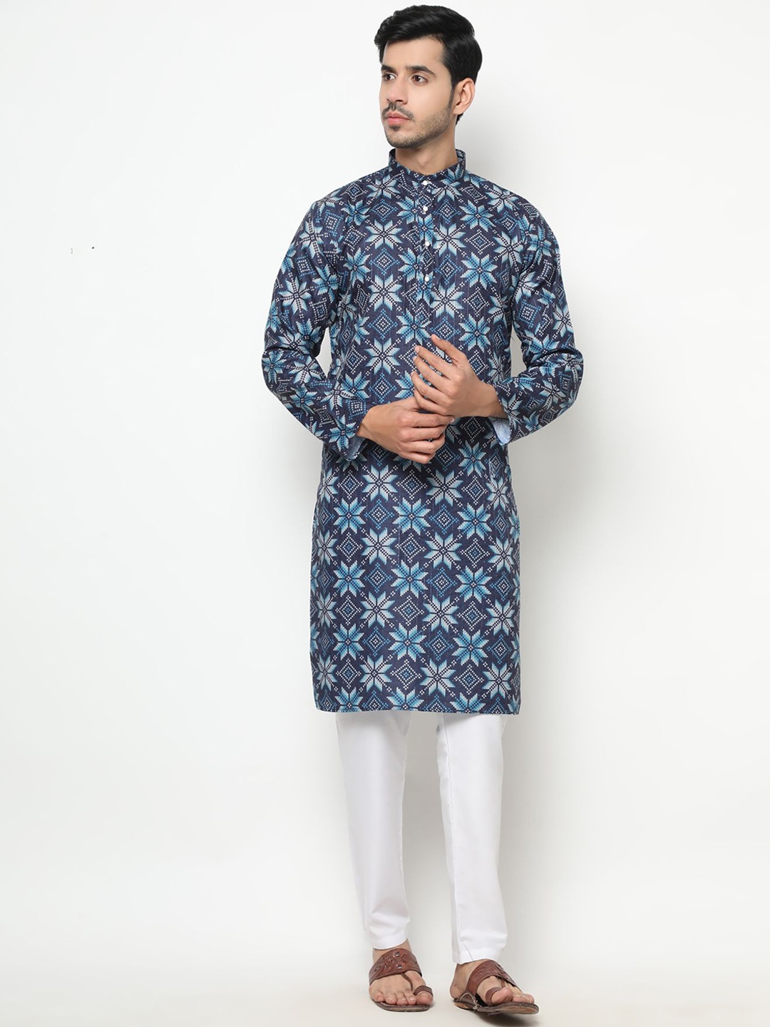 

PREMROOP- THE STYLE YOU LOVE Men Ethnic Motifs Printed Indigo Kurta, Blue
