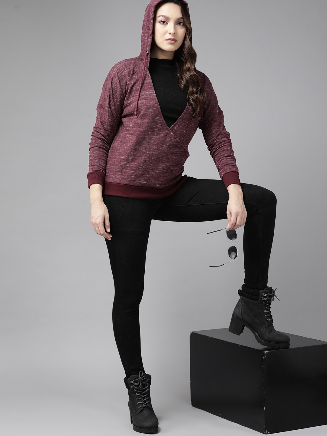 

Roadster Women Solid Ribbed Pullover With Applique Detail, Maroon