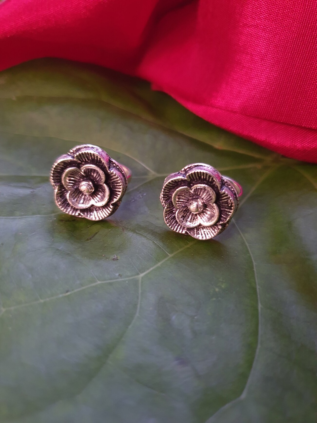 

FIROZA Set Of 2 Oxidised Silver-Plated Layered Flower Toe Ring