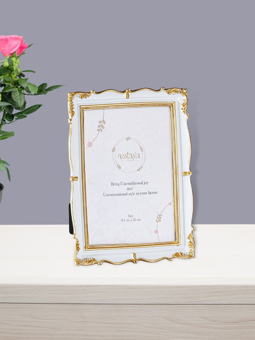 

Nestasia White & Gold-Toned Classic Vintage Photo Frame