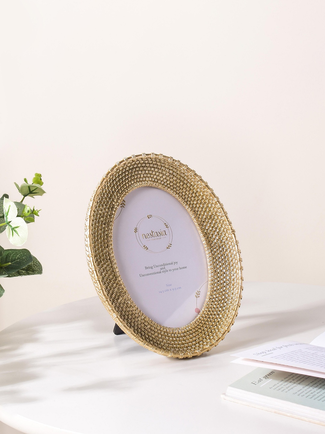

Nestasia Gold-Toned Textured Oval Photo Frame
