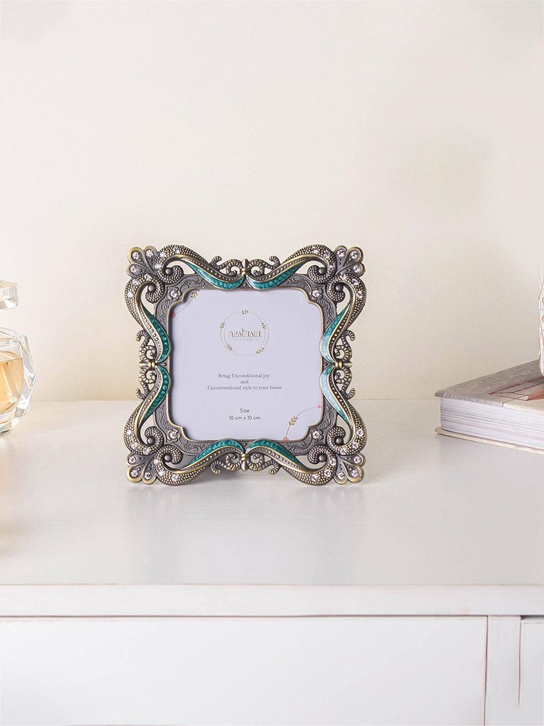 

Nestasia Memorabilia Gold-Toned & Green Textured Square Photo Frame
