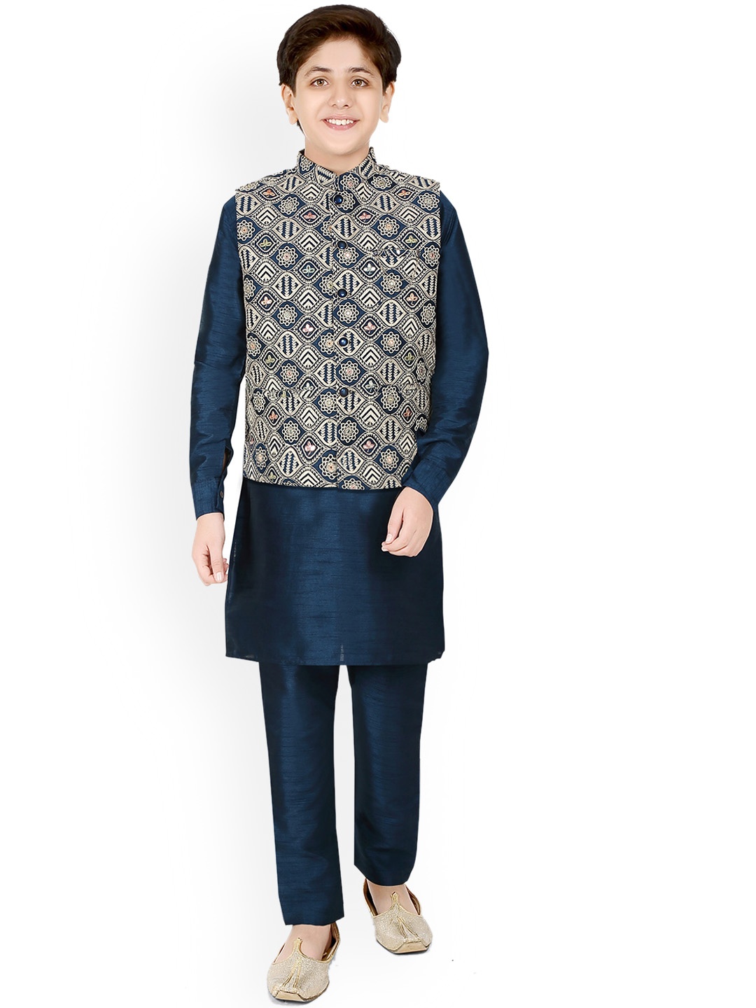 CAVIO Boys Blue Thread Work Kurta with Pyjamas