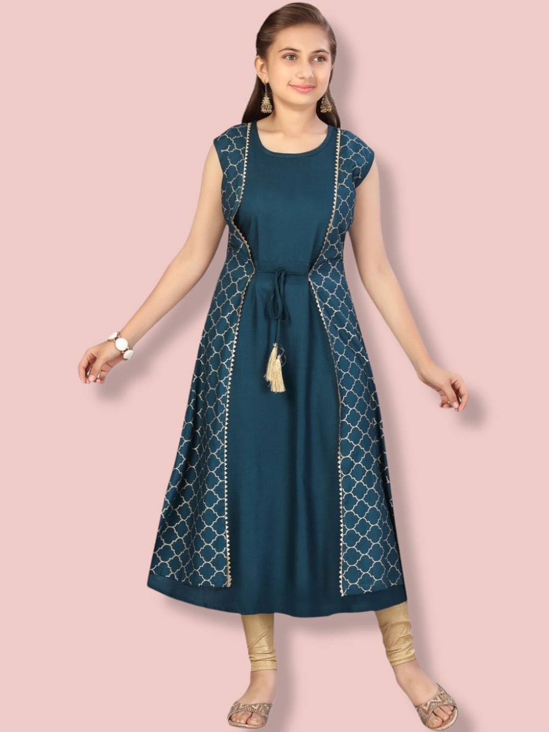 

Aarika Girls Geometric Printed Gotta Patti Handloom Cotton Kurta, Green