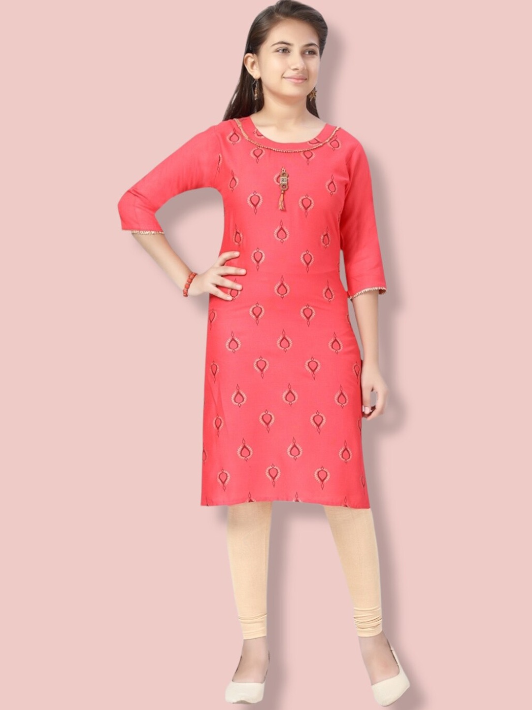 

Aarika Girls Ethnic Motifs Printed Gotta Patti Handloom Cotton Kurta, Red