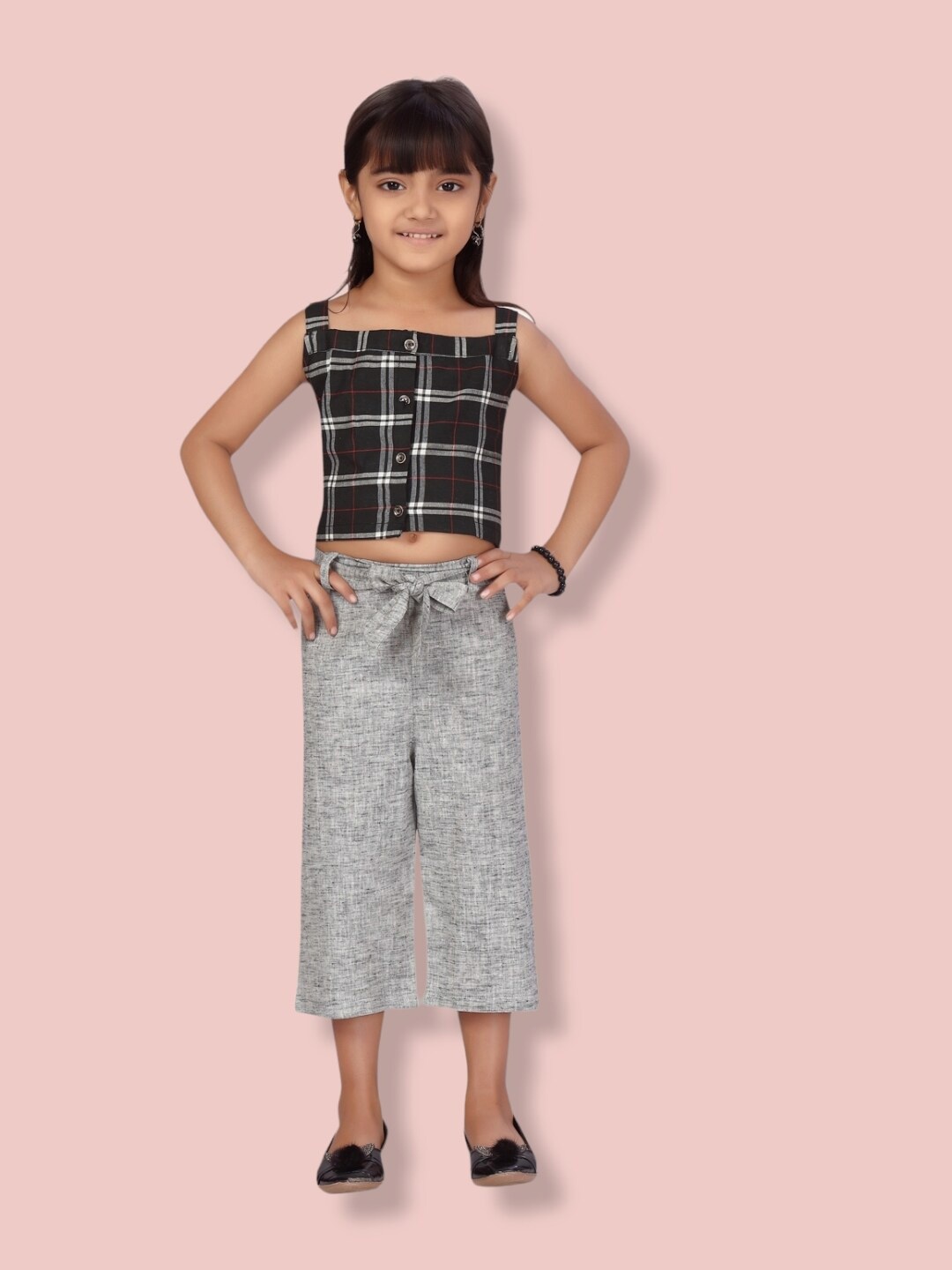 

Aarika Girls Checked Pure Cotton Top with Capris, Black