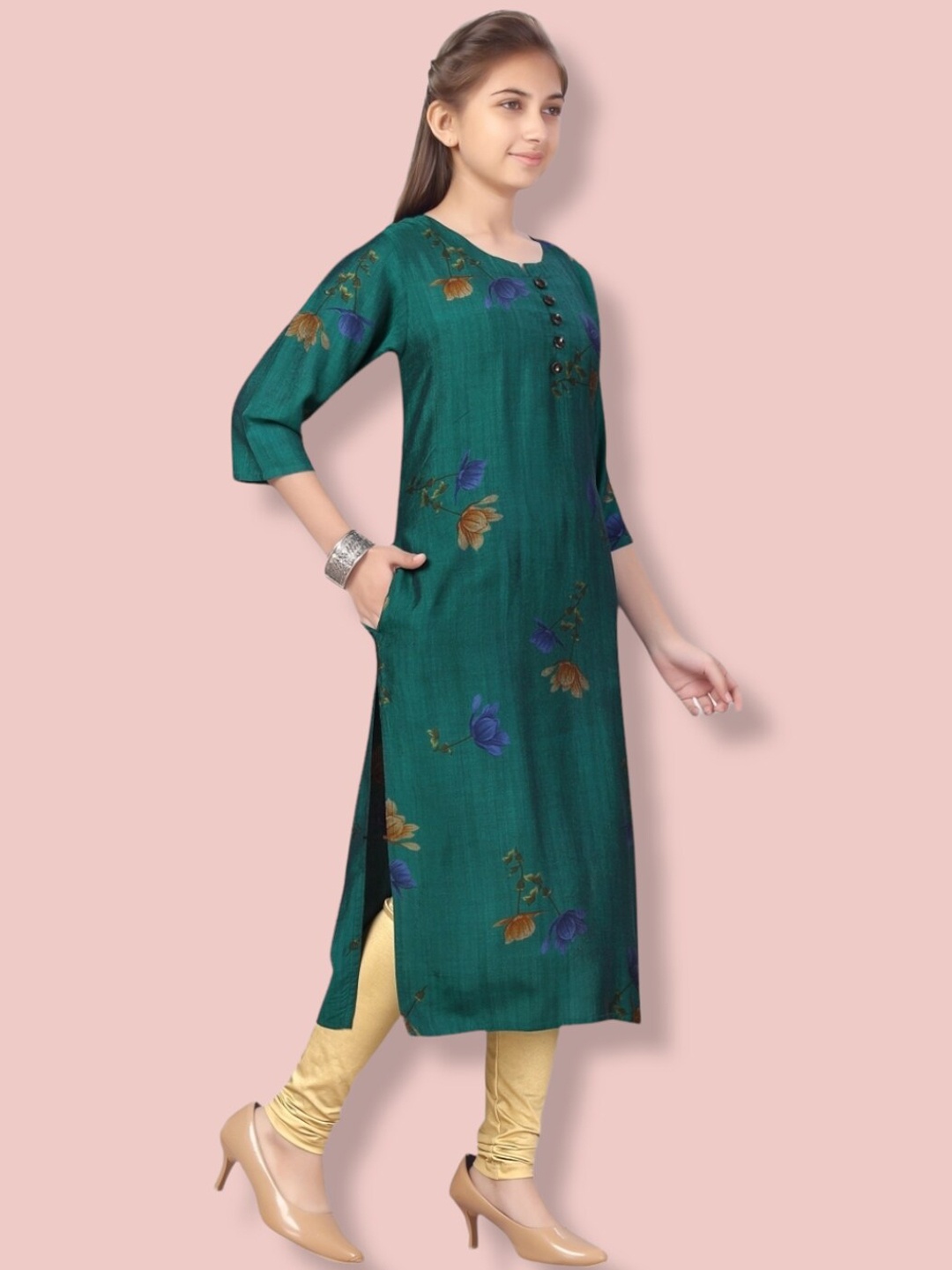 

Aarika Girls Floral Printed Floral Cotton Kurta, Green