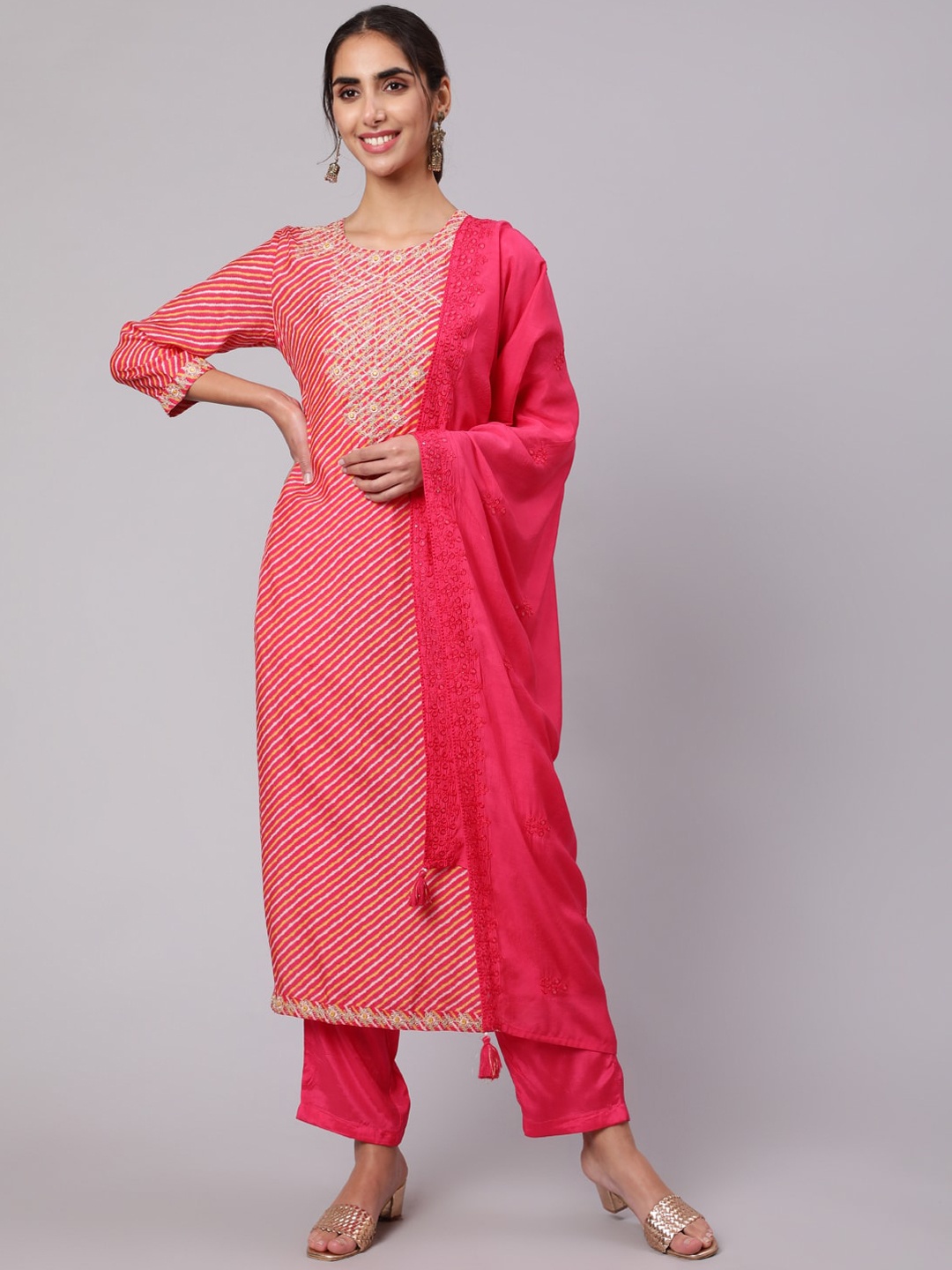 

Nehamta Women Leheriya Printed Kurta With Trousers & Dupatta, Pink