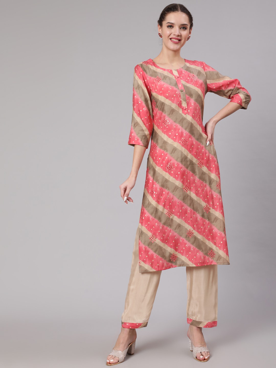 

Nehamta Women Printed Chanderi Silk Kurta with Trousers, Pink