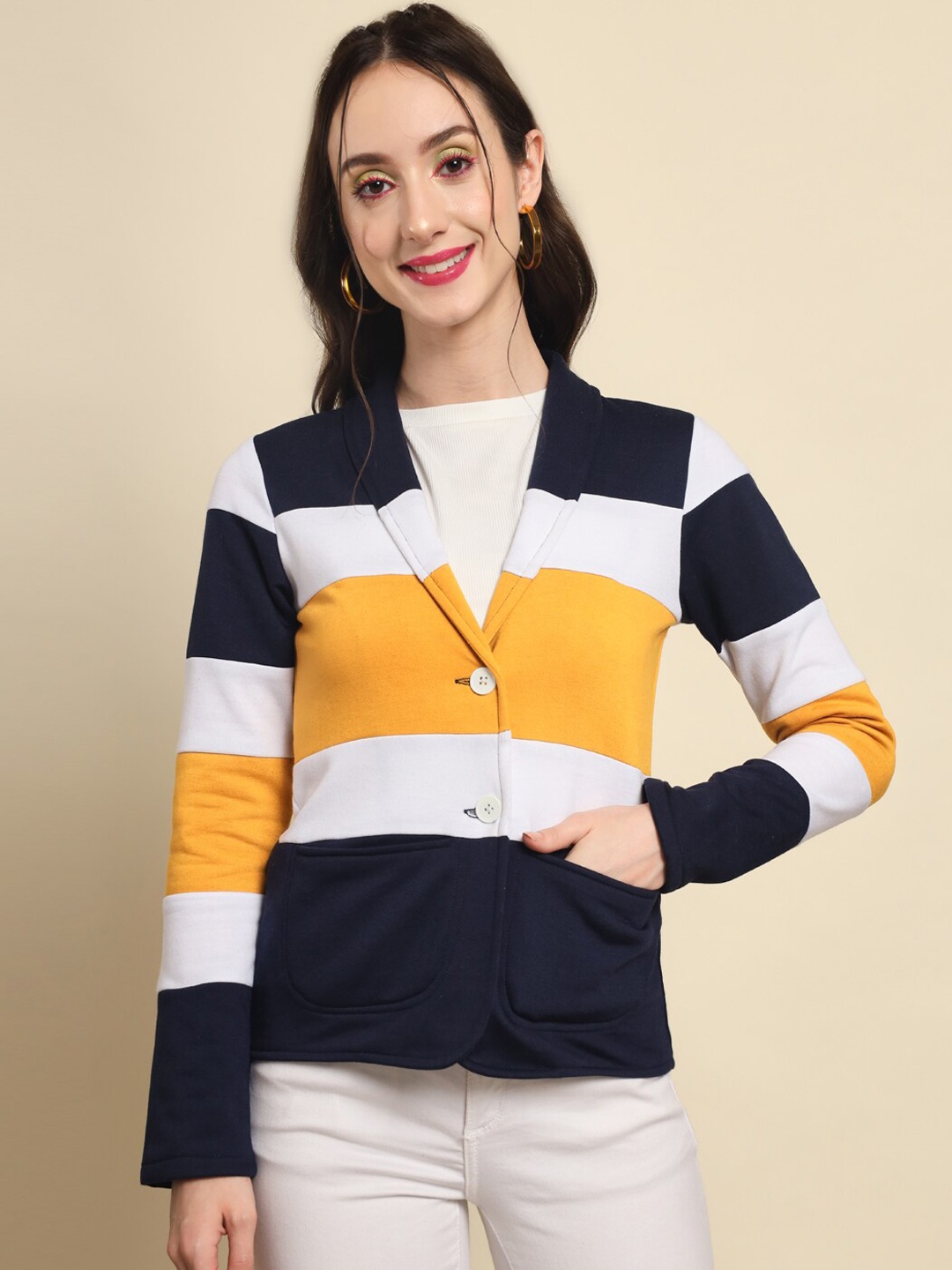 

Darzi Women Colourblocked Fleece Single-Breasted Blazers, White