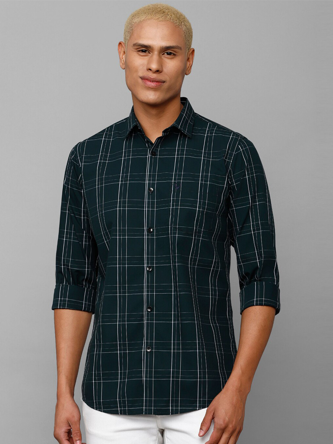 

Allen Solly Men Slim Fit Checked Casual Pure Cotton Shirt, Navy blue