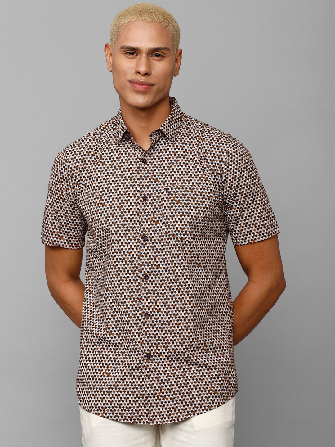 

Allen Solly Men Slim Fit Printed Cotton Casual Shirt, Brown
