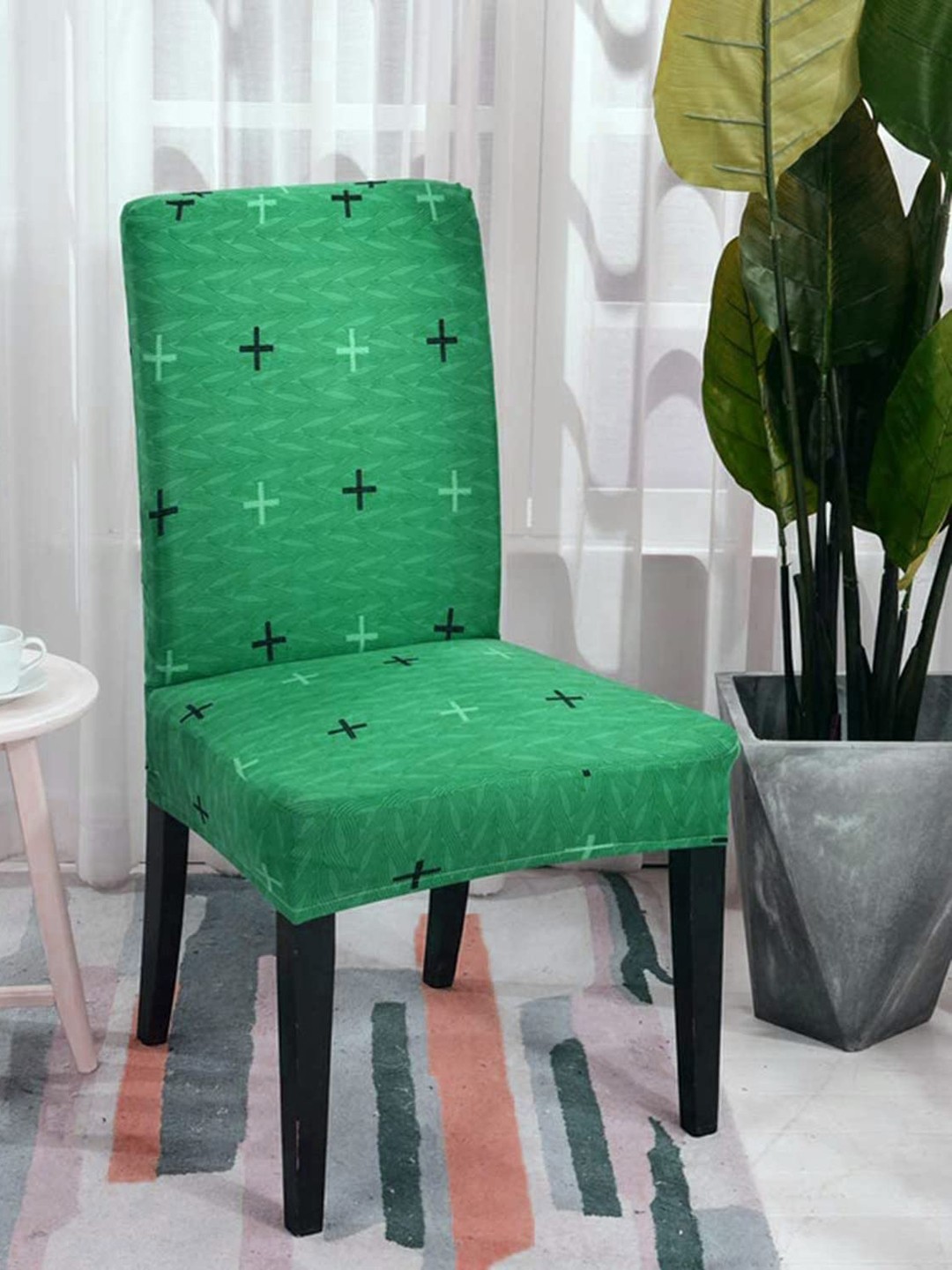 

HOUSE OF QUIRK Green & Black Printed Chair Cover