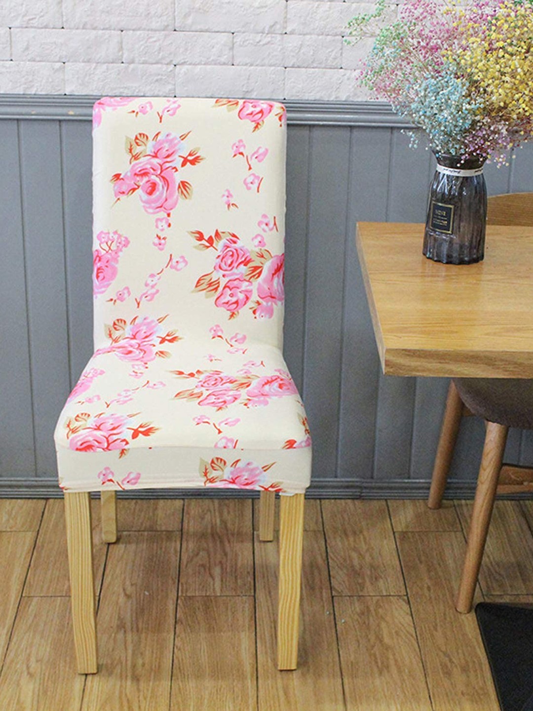 

HOUSE OF QUIRK White & Pink Floral Printed Chair Cover