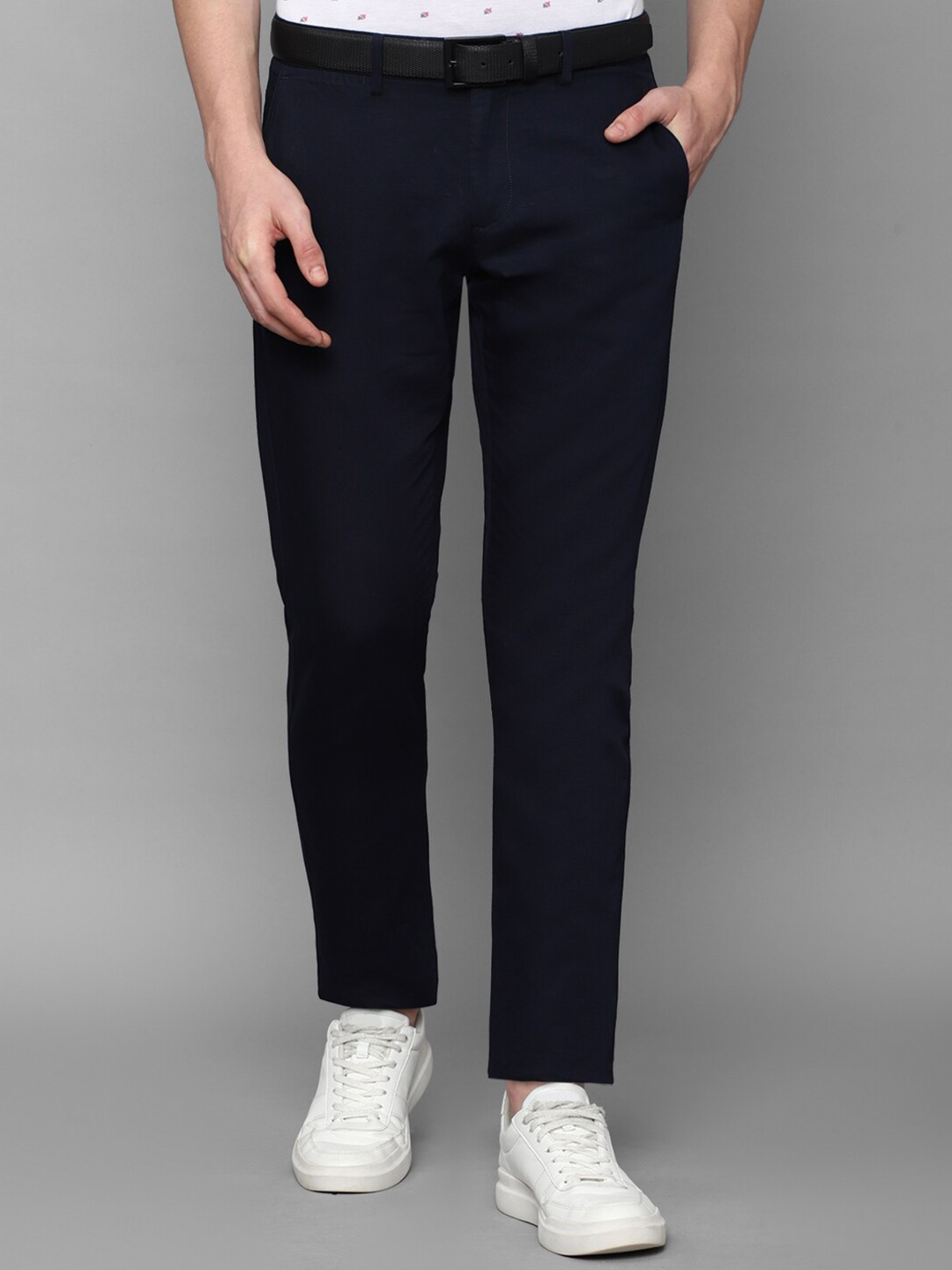 

Allen Solly Men Slim Fit Trousers, Navy blue