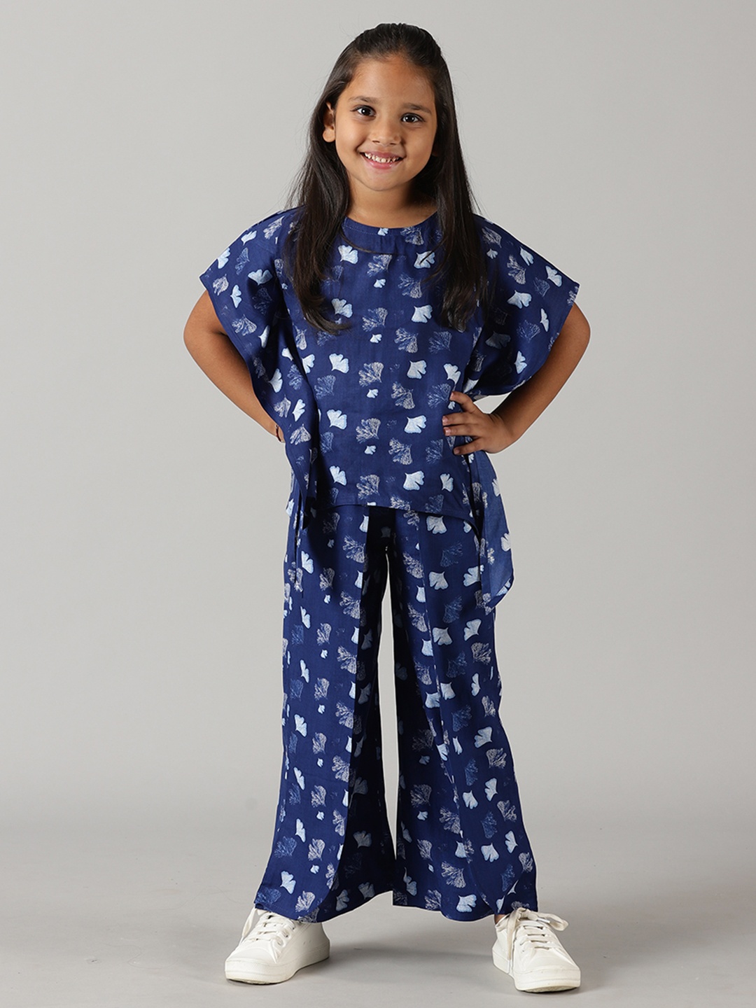 

KiddoPanti Girls Printed Round Neck Clothing Set, Navy blue