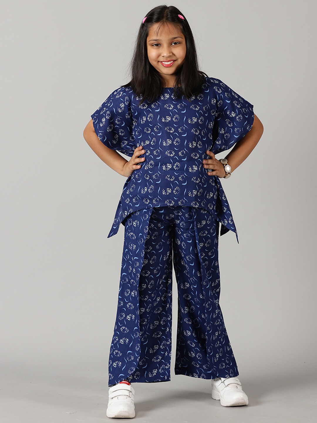 

KiddoPanti Girls Printed Round Neck Clothing Set, Navy blue