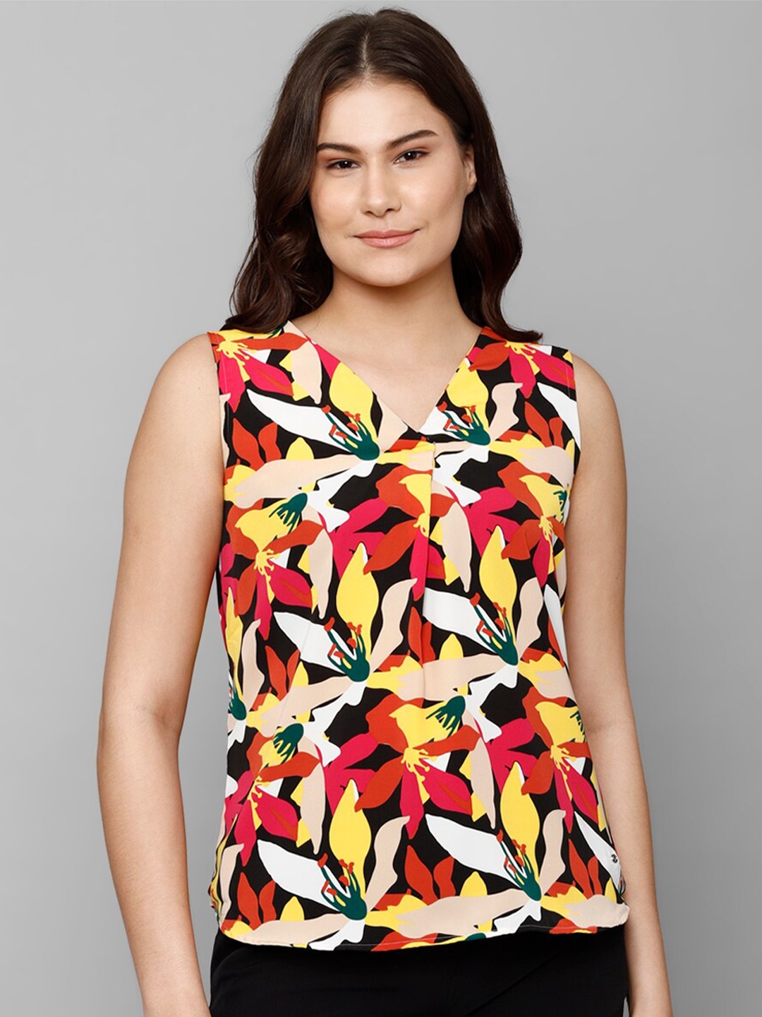 

Allen Solly Woman Floral Printed V Neck Top, Red