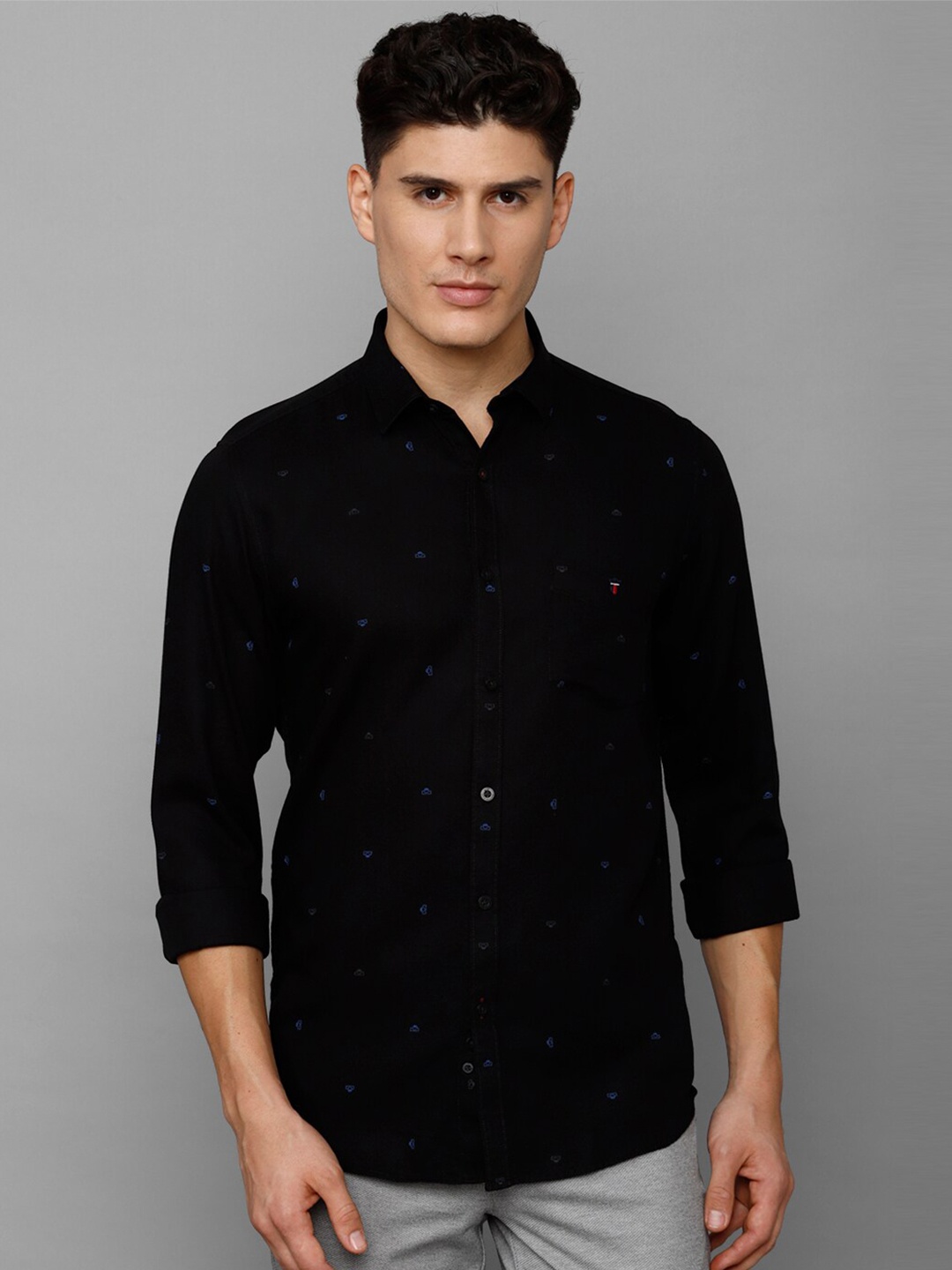 

Louis Philippe Sport Men Slim Fit Printed Casual Pure Cotton Shirt, Black