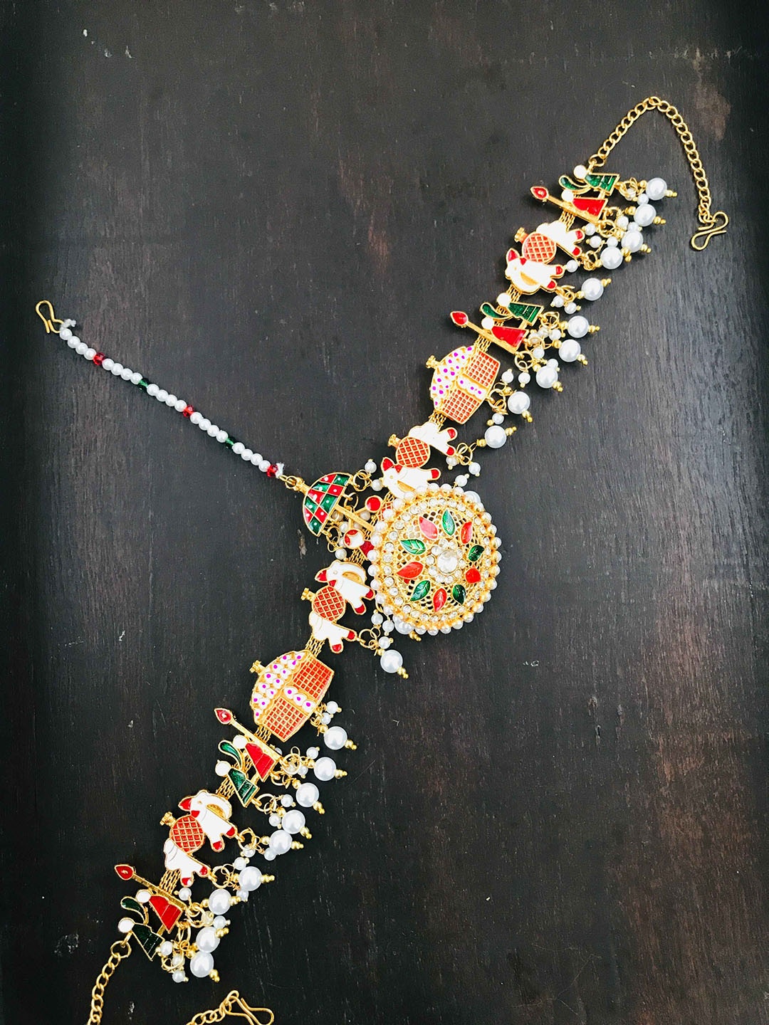 

The Opal Factory Gold-Plated Stone-Studded & Pearl Beaded Sheeshphool