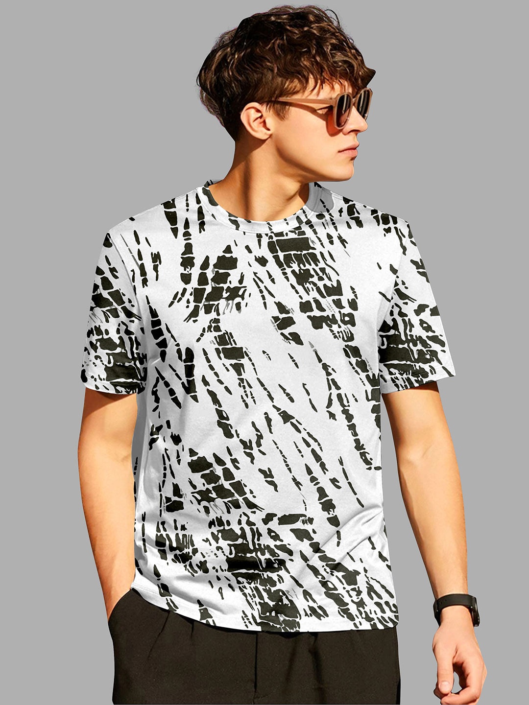 

Fashion FRICKS Men Printed T-shirt, White