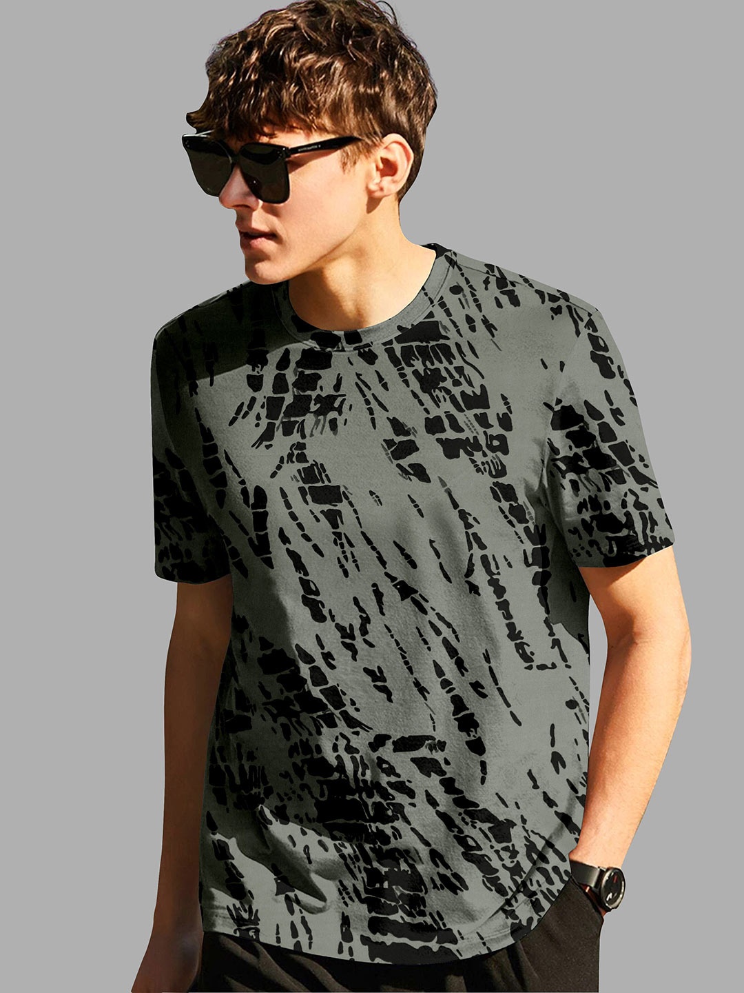 

Fashion FRICKS Men Printed T-shirt, Grey