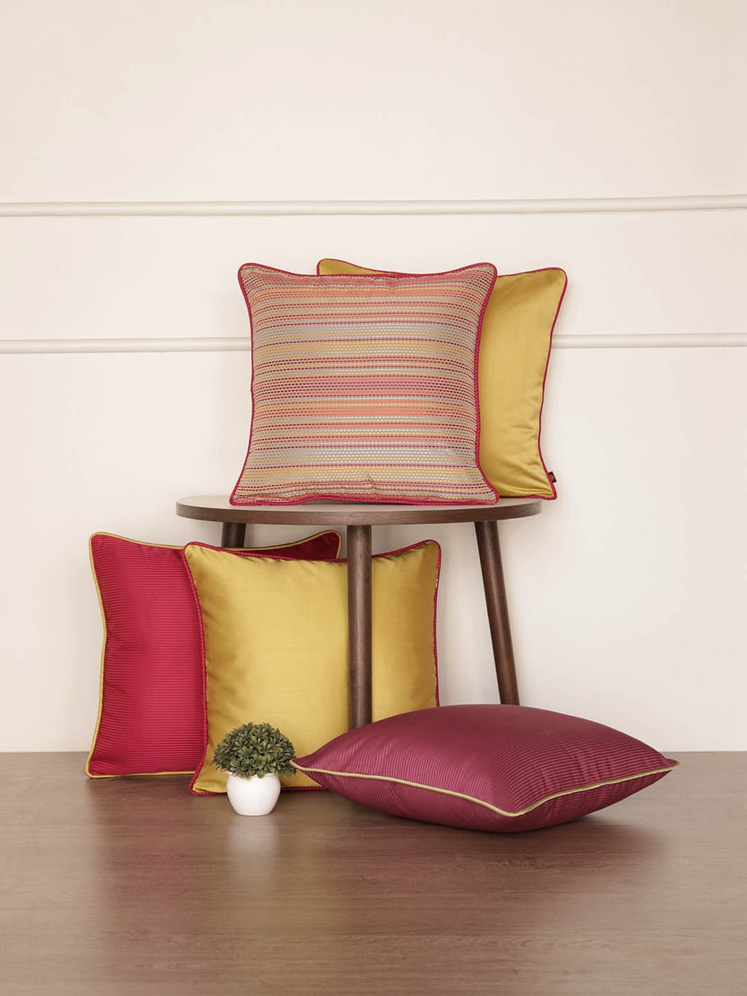 

GM Set of 5 Striped Square Cushion Covers, Green