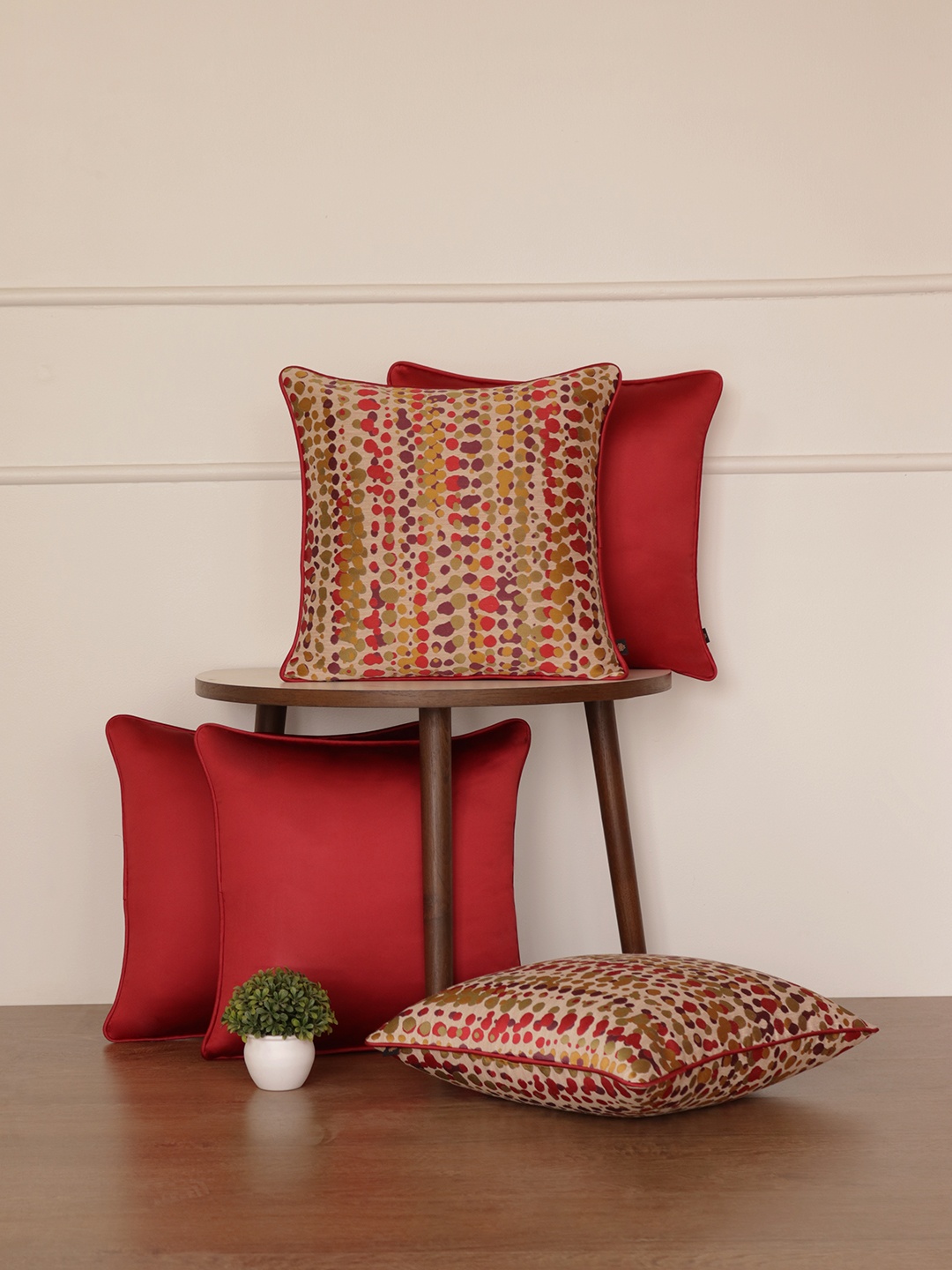 

GM Set of 5 Abstract Printed Square Cushion Covers, Maroon