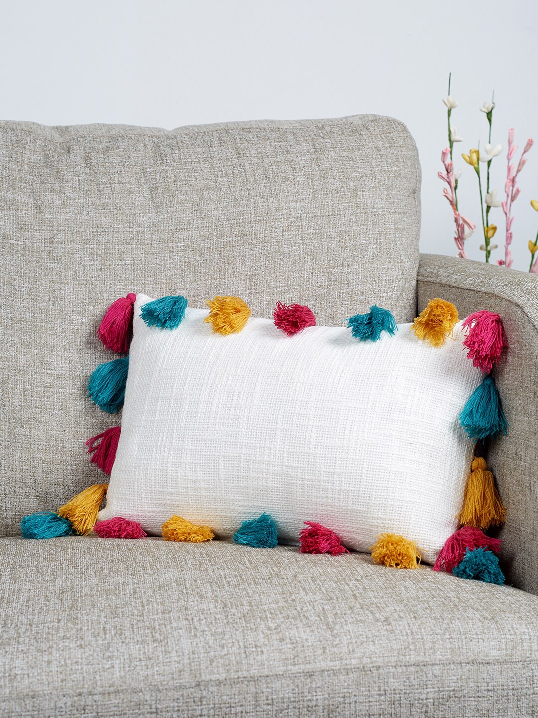 

HomeTown Fiesta White & Pink Rectangle Cushion Covers