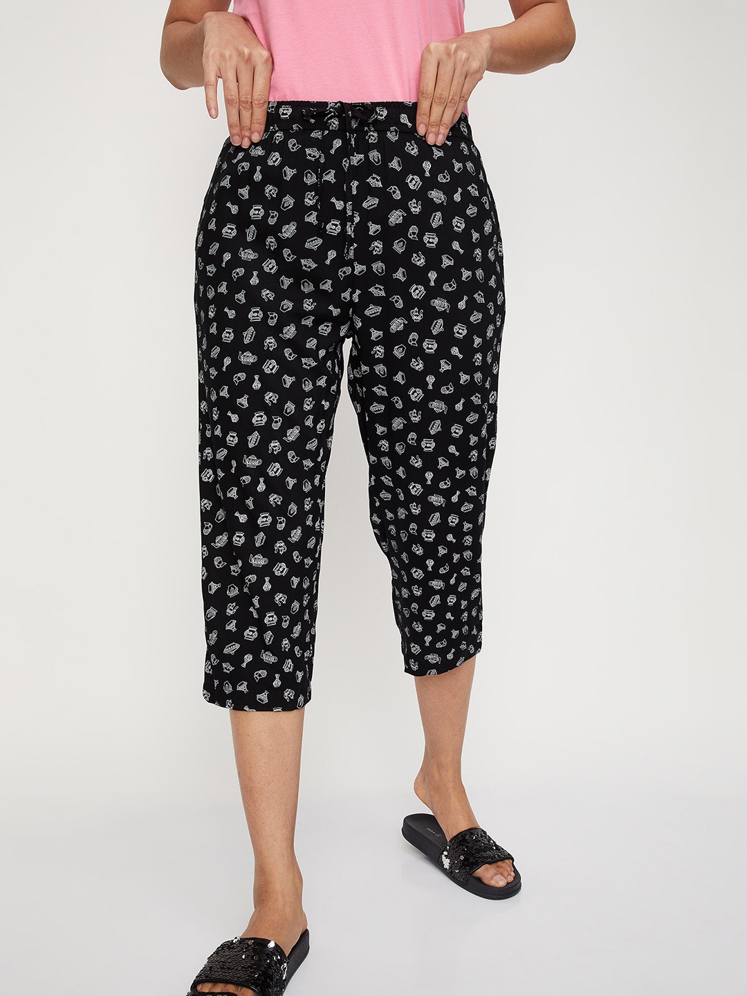 

max Women Printed Lounge Capris, Black