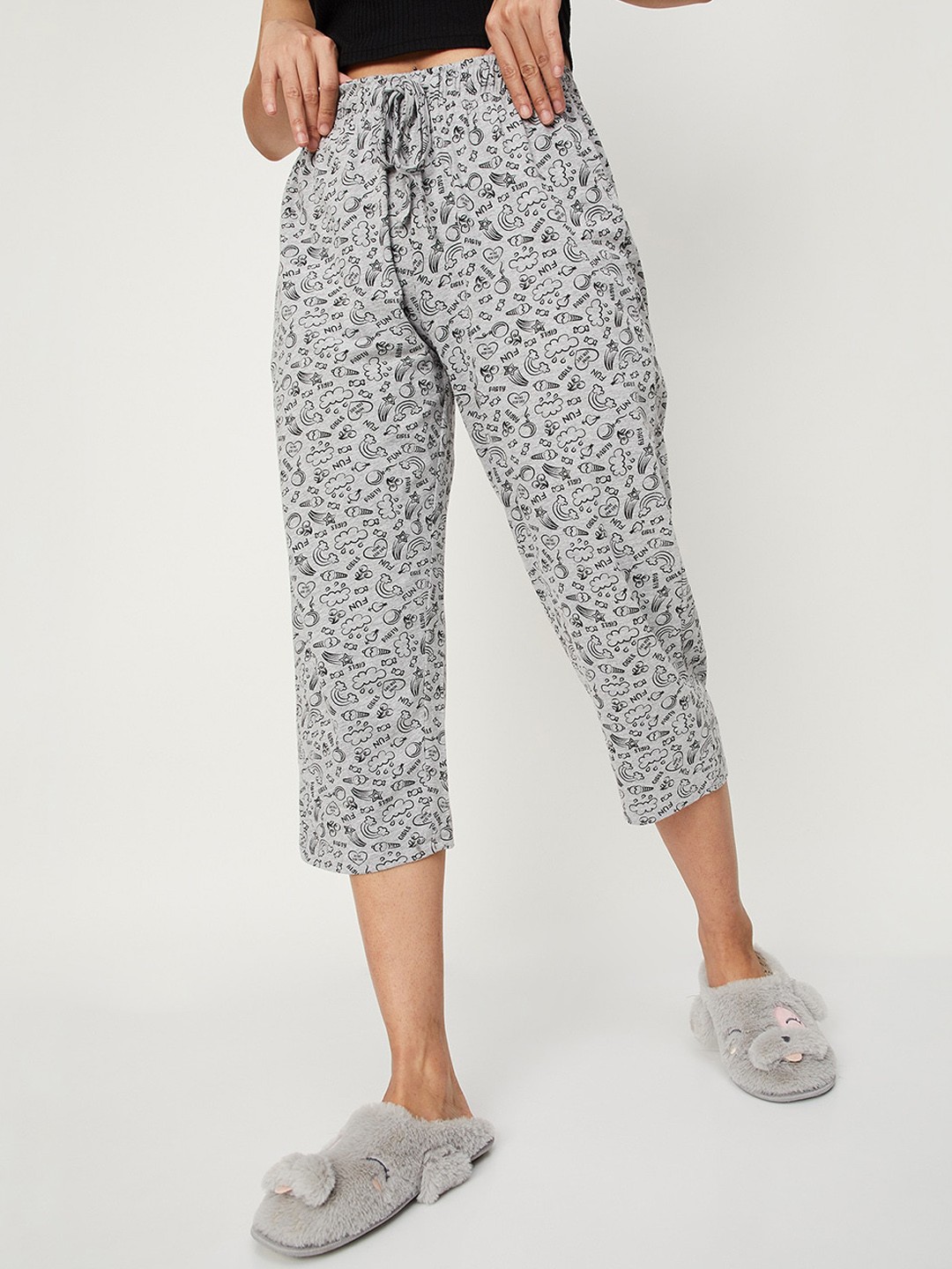 

max Women Grey Printed Lounge Capris