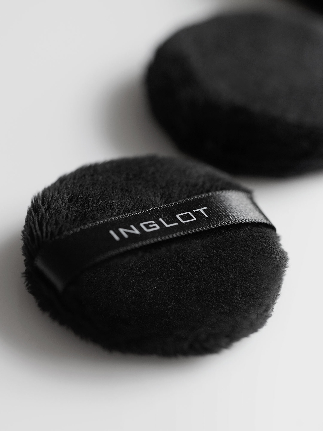 

INGLOT Loose Powder Applicator - Black