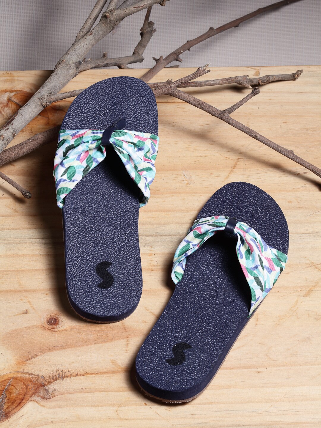 

Solethreads Women Printed Slip-On, Navy blue