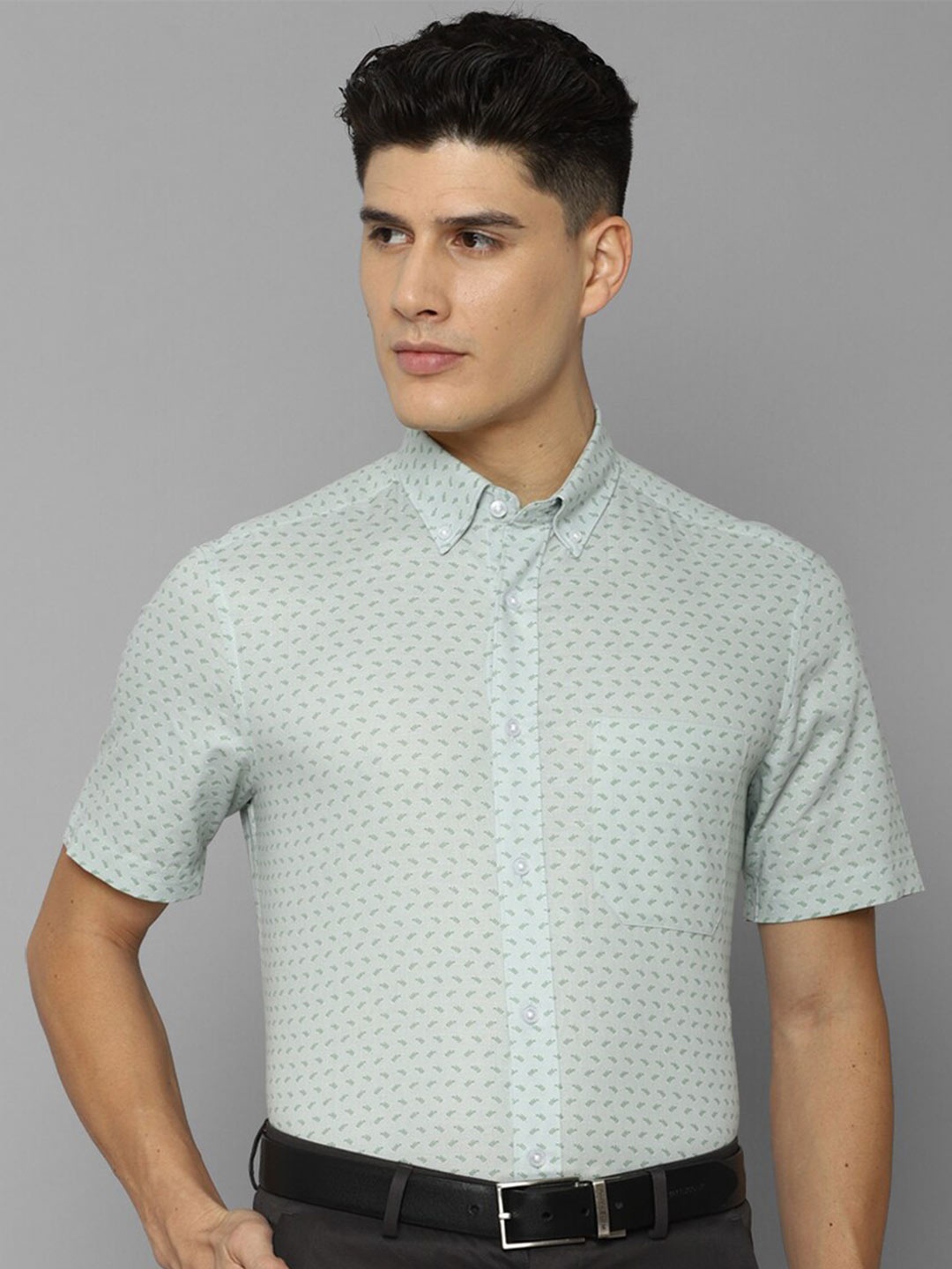 

Louis Philippe Men Slim Fit Floral Printed Formal Shirt, Green