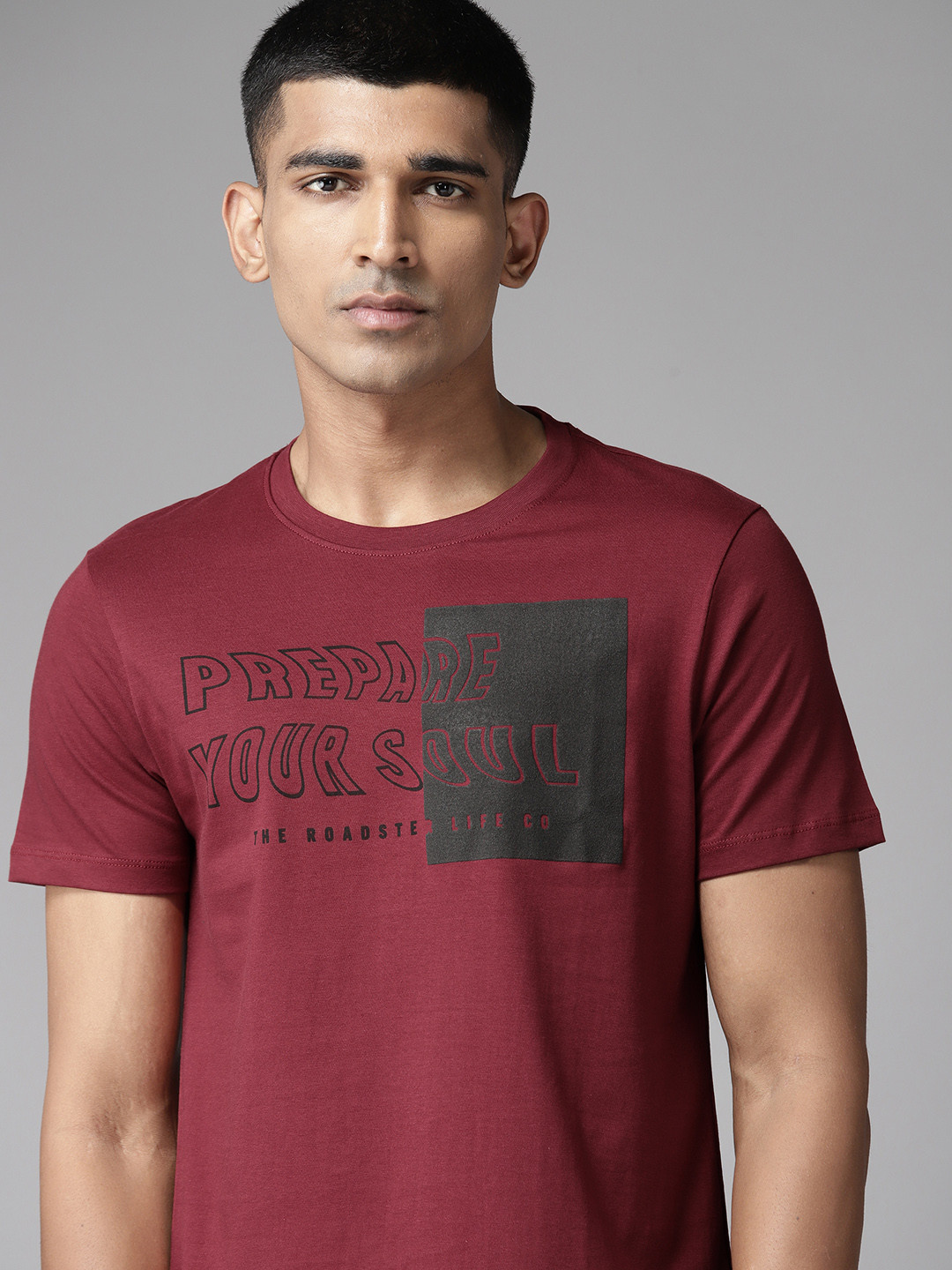 

The Roadster Lifestyle Co. Men Printed Pure Cotton T-shirt, Maroon