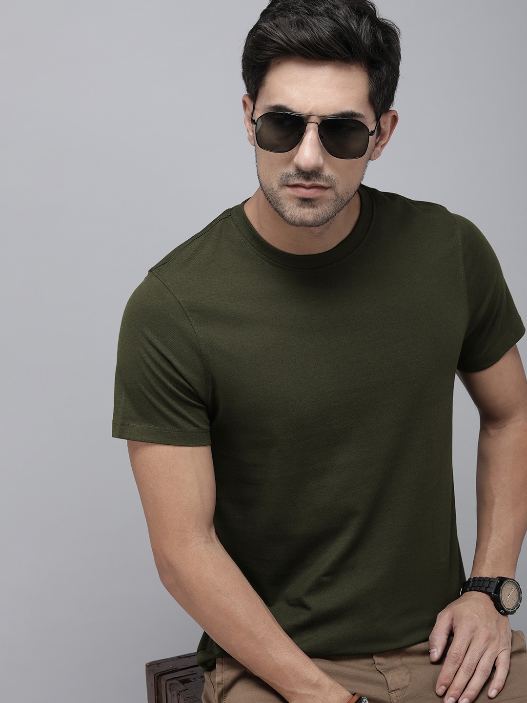 

The Roadster Lifestyle Co. Men Pure Cotton Round Neck T-shirt, Olive