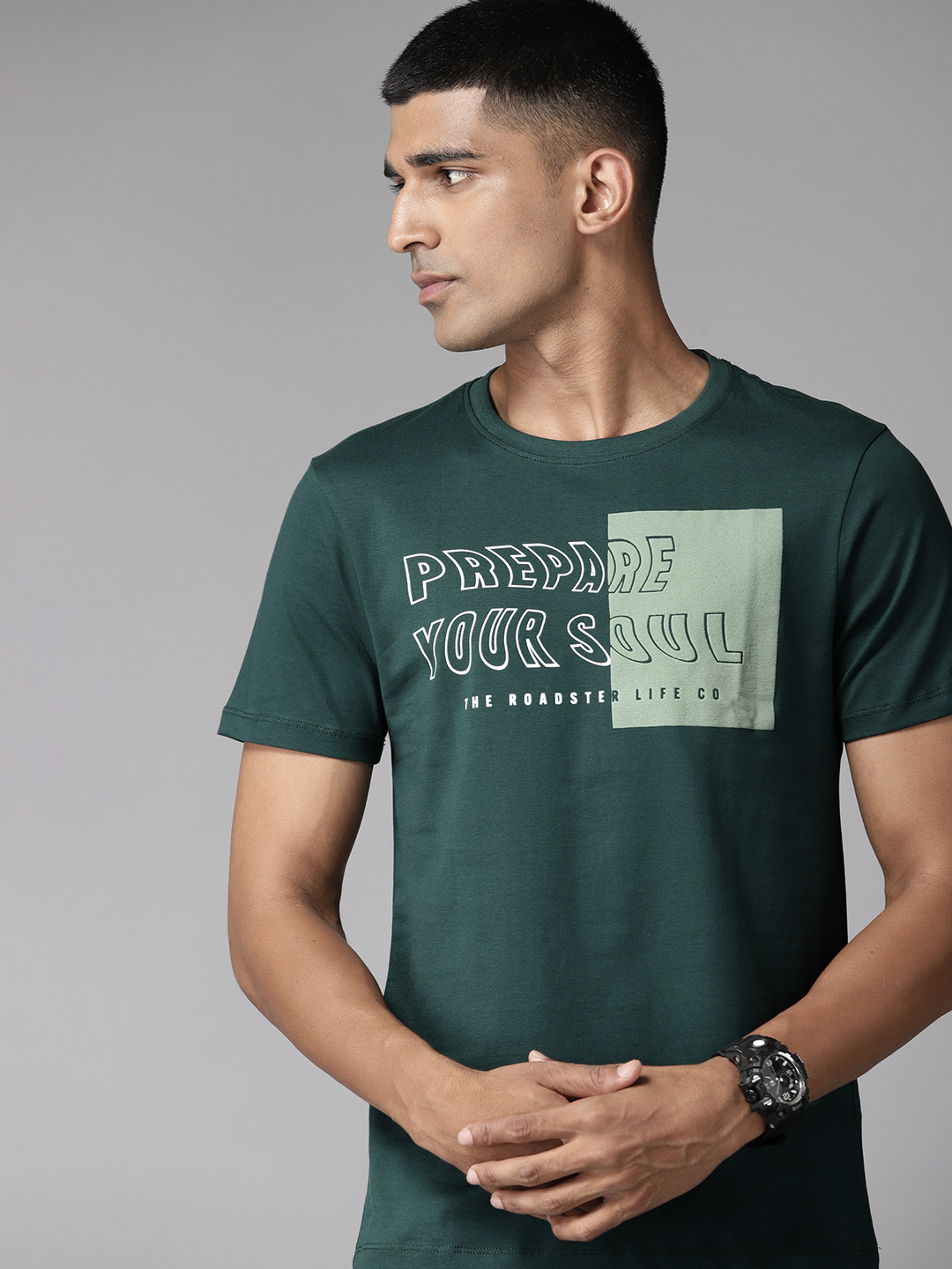 

The Roadster Lifestyle Co. Men Printed Pure Cotton T-shirt, Green
